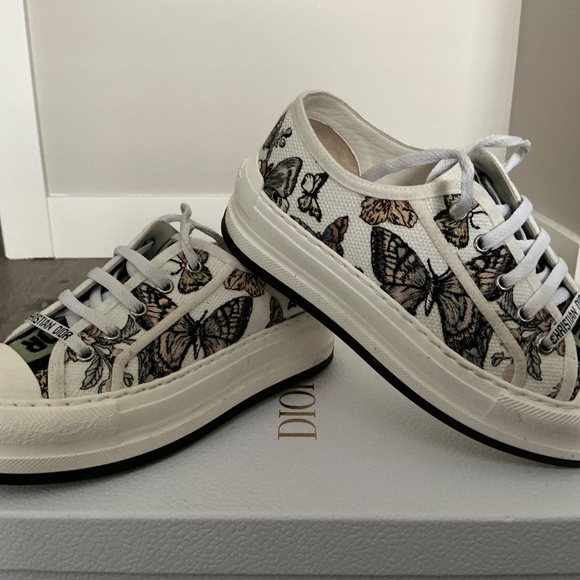 Dior Sneakers - Picture 2 of 7